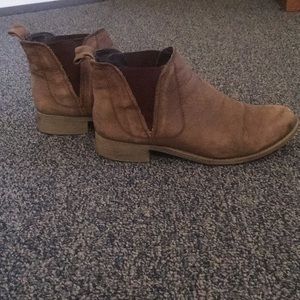 Steve Madden Chelsea Boots